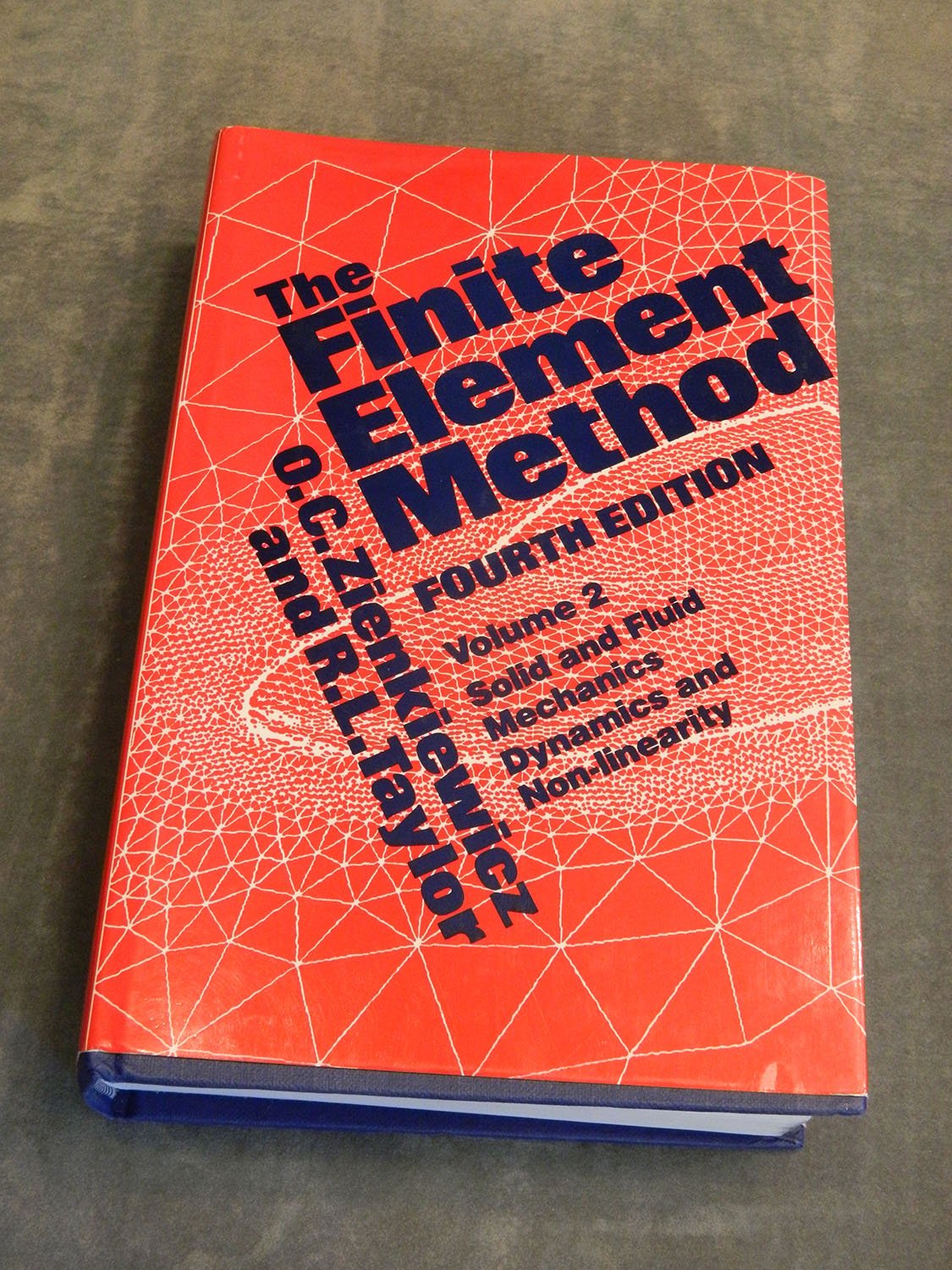 Finite Element Method: Solid and Fluid Mechanics Dynamics and Non-Linearity