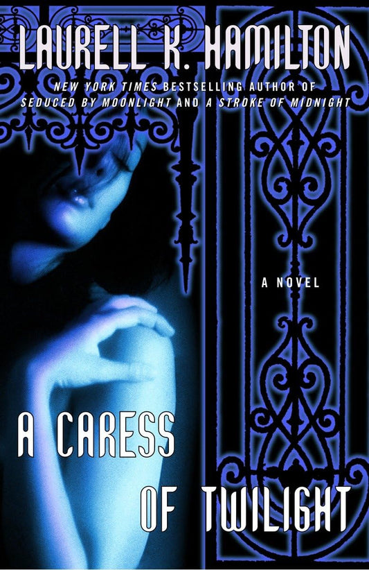 A Caress of Twilight (Meredith Gentry, Book 2)