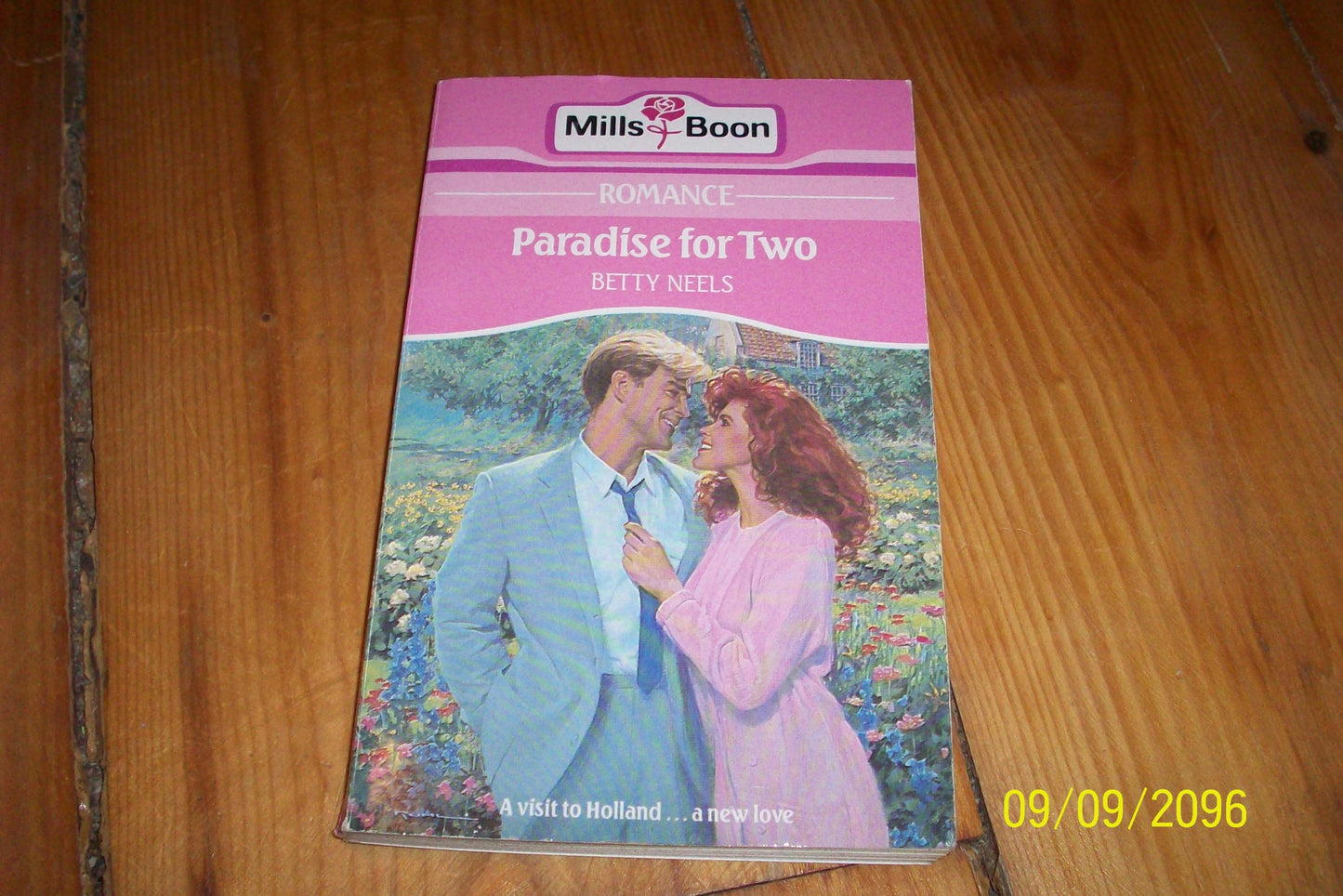 Paradise For Two (Harlequin Romance)