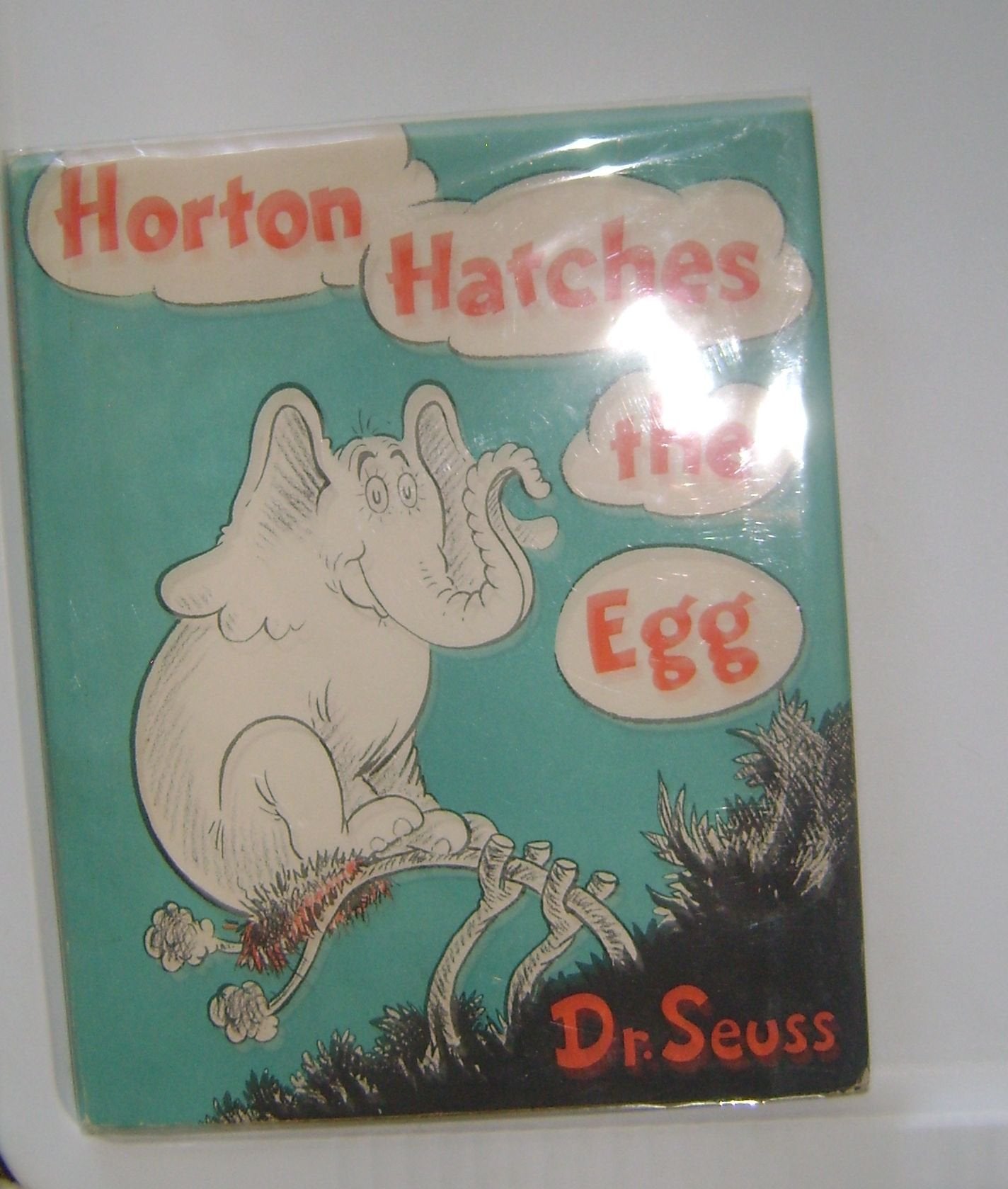 Horton Hatches the Egg (Classic Seuss)