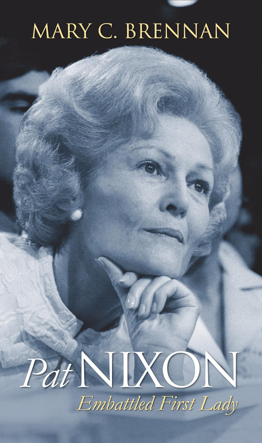 Pat Nixon: Embattled First Lady (Modern First Ladies) - 7240
